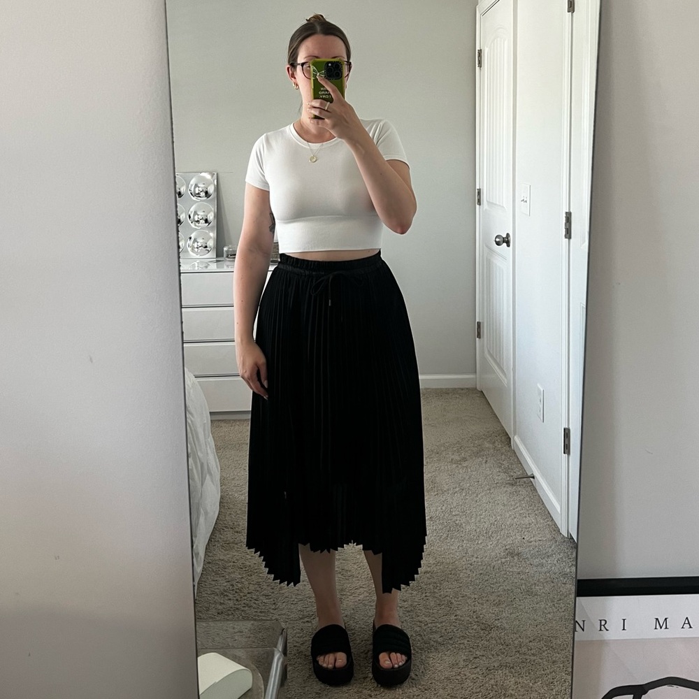 Bailey/44 accordion asymmetric swing skirt w/tie